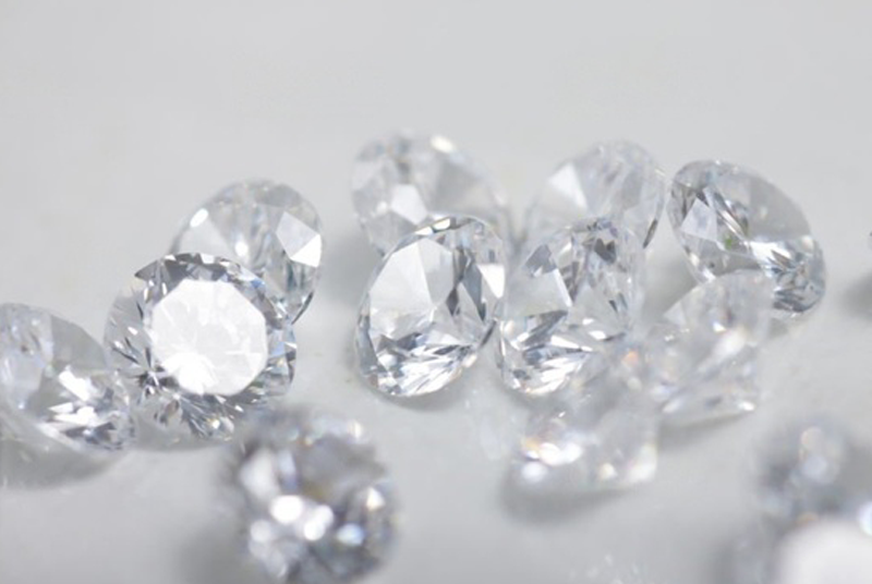 Choosing Elegance: A Comprehensive Guide on How to Select the Perfect White Sapphire