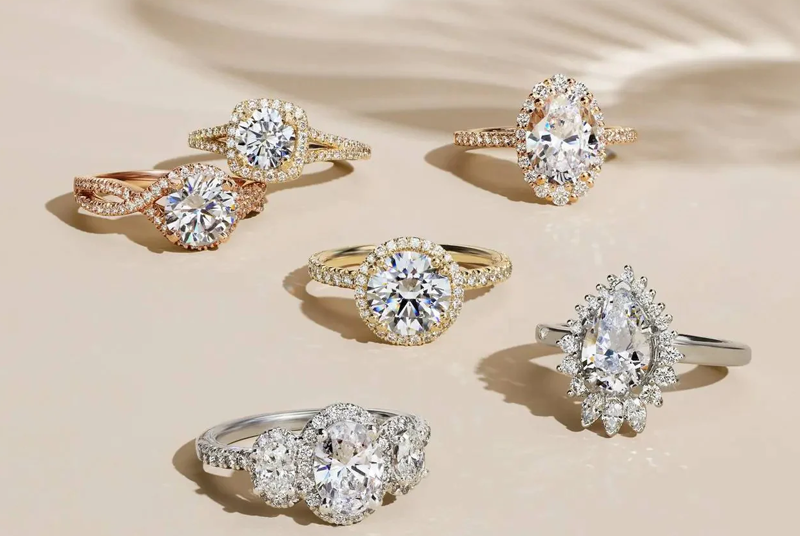 A GUIDE TO CHOOSING THE PERFECT ENGAGEMENT RING