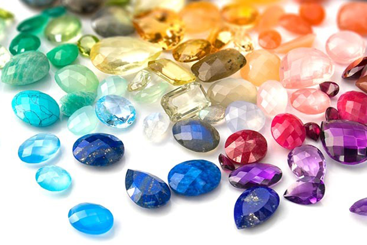 THE ESSENTIAL GUIDE TO IDENTIFYING GEMSTONES