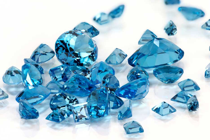 TOPAZ: A GEMSTONE OF LUMINOUS BEAUTY AND MYSTIC POWERS
