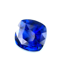 Natural royal blue sapphire VVS clarity loose gemstone