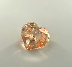 Loupe clean Padparadscha sapphire brilliant natural gemstone